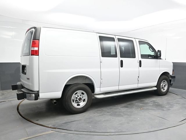 Used 2025 White GMC Work Van image 7