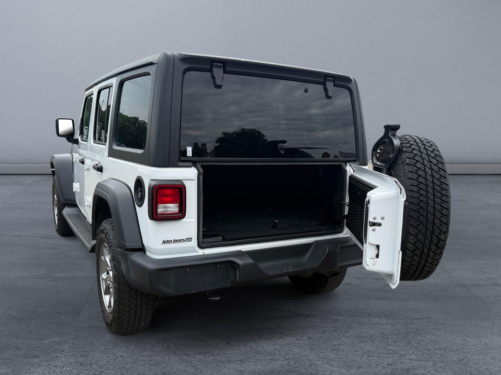 Used 2020 Bright White Clearcoat Jeep Freedom image 18