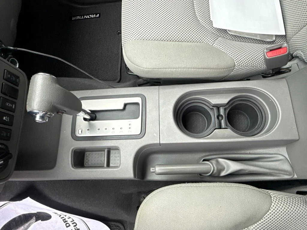Used 2019 White Nissan SV image 21