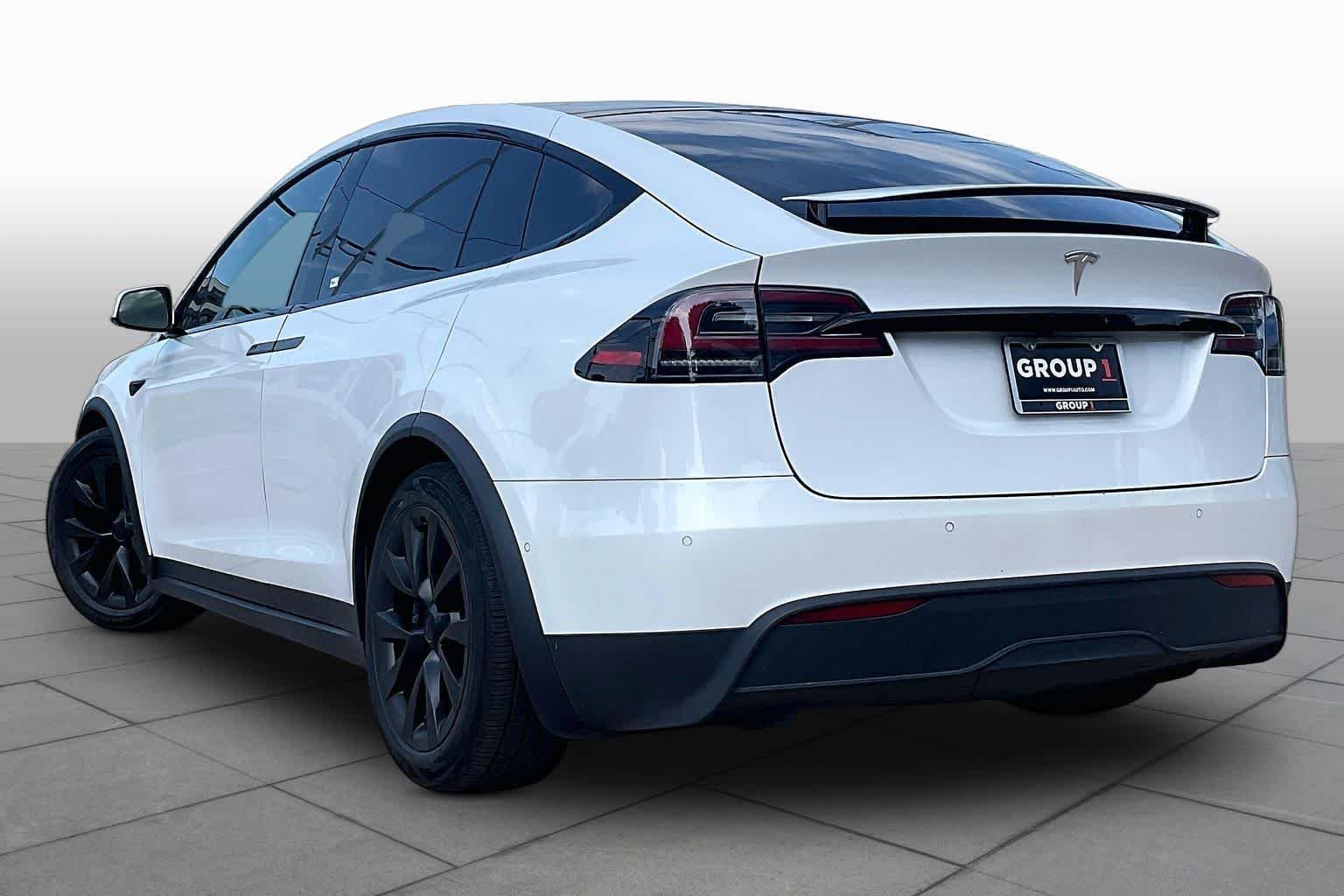 Used 2022 Pearl White Multi-Coat Tesla  image 11