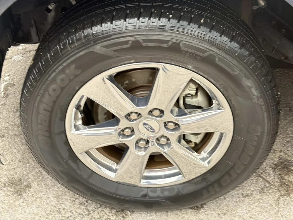 Used 2018 Blue Jeans Metallic Ford Lariat image 12