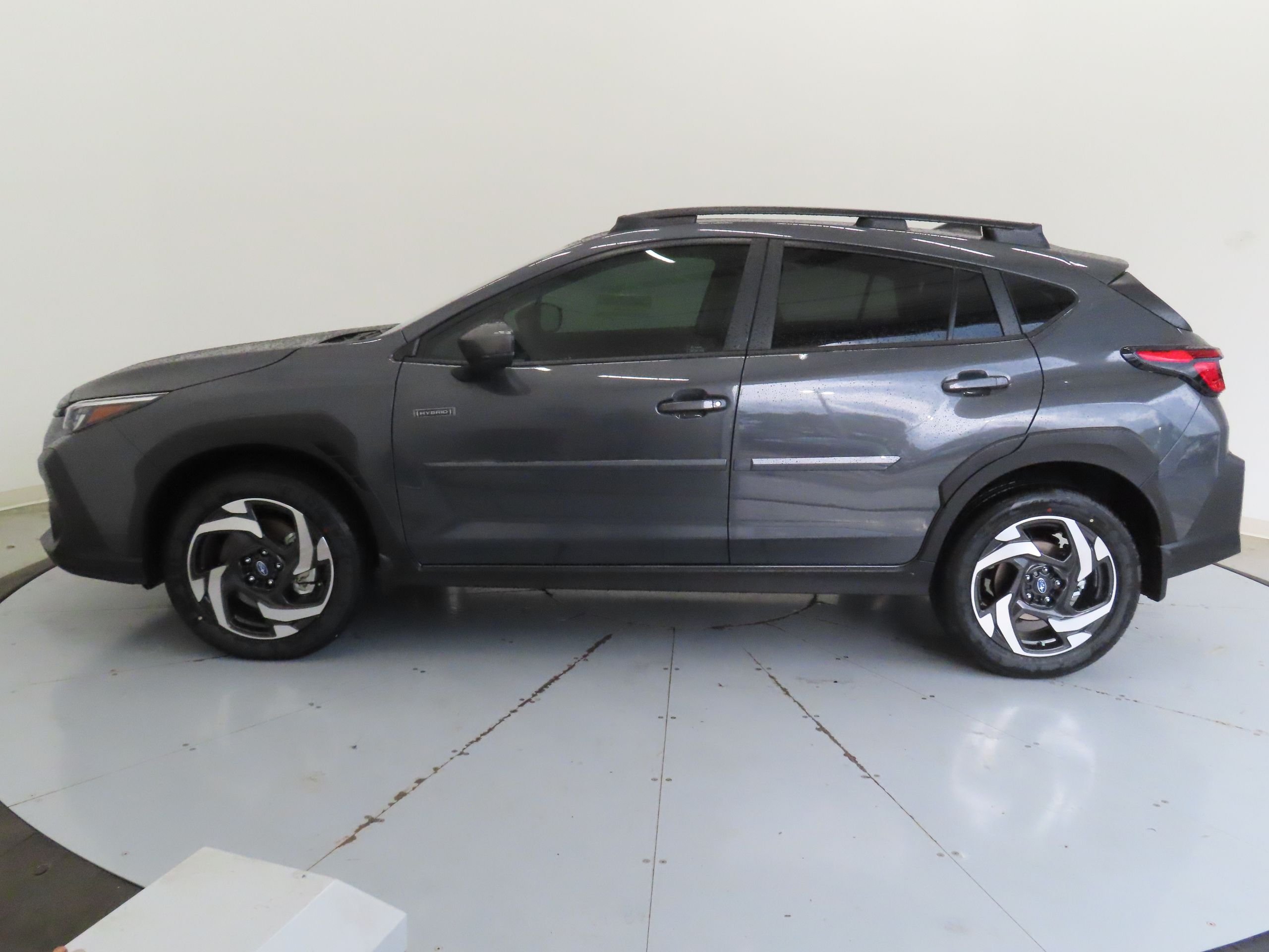 New 2026 MAGNETITE GRAY PEARL Subaru Limited Hybrid image 7