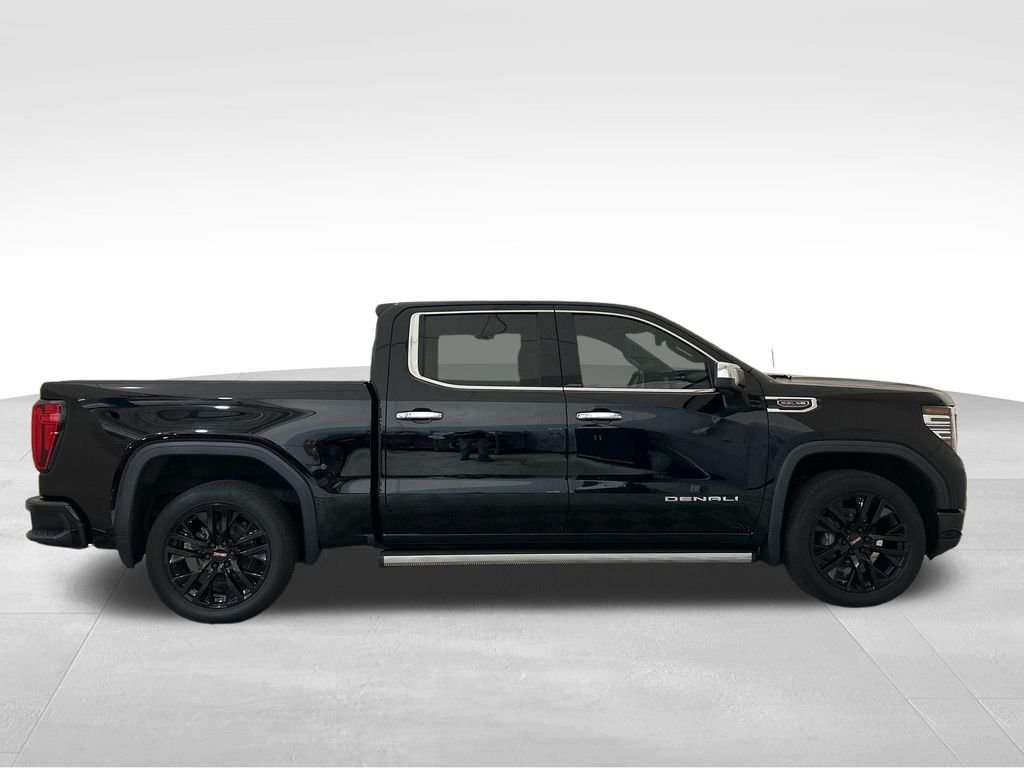 Used 2022 Black GMC Denali image 8