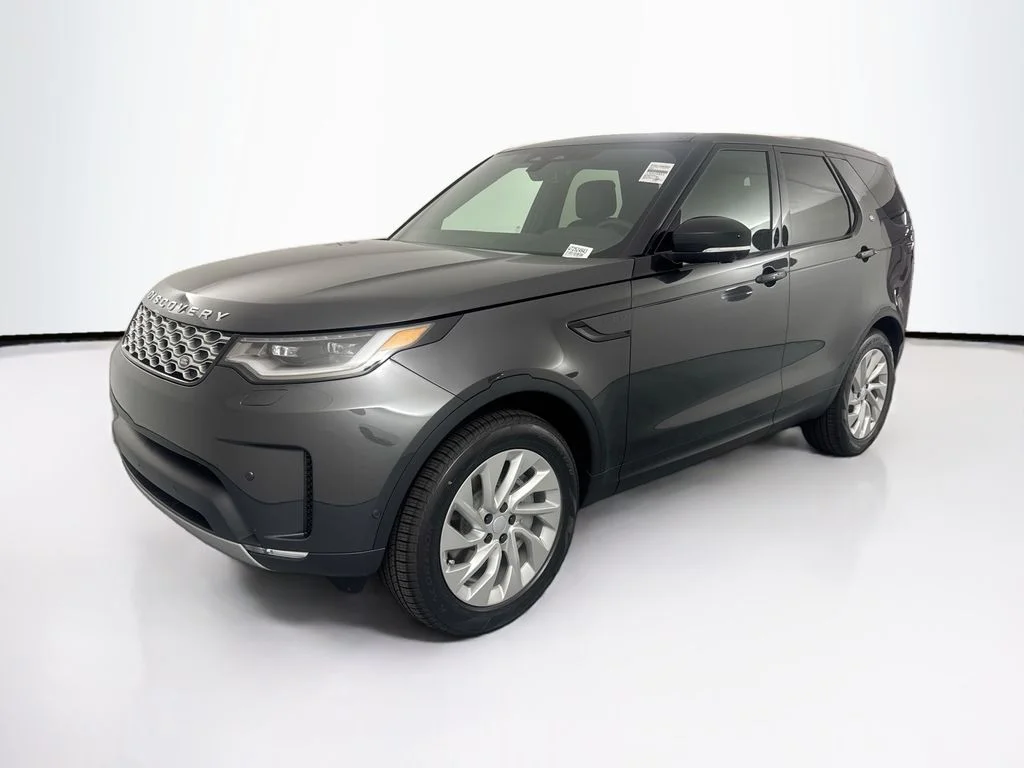 2026 Land Rover Discovery P300 S's photo