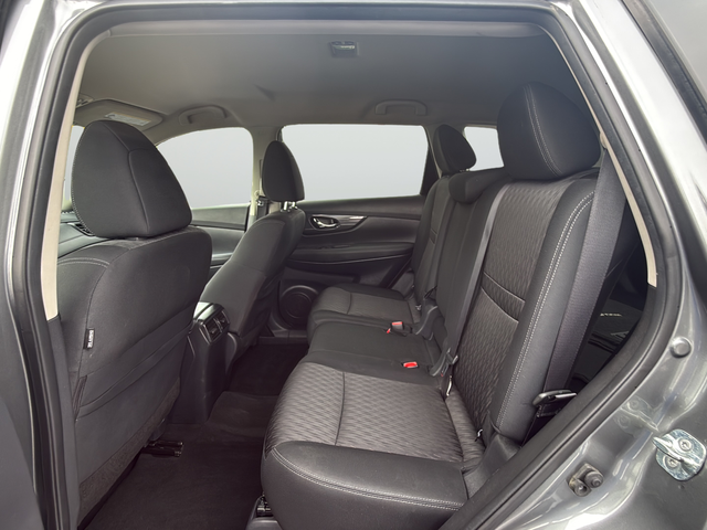 Used 2018 Gray Nissan SV image 27