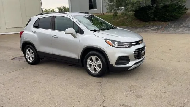 Used 2019 Chevrolet Trax LT with VIN KL7CJLSB4KB961960 for sale in Peoria, IL