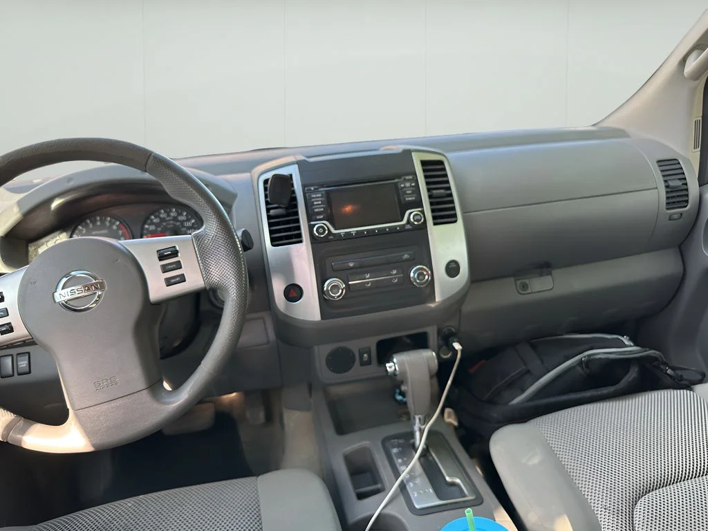 Used 2016 Glacier White Nissan SV image 10