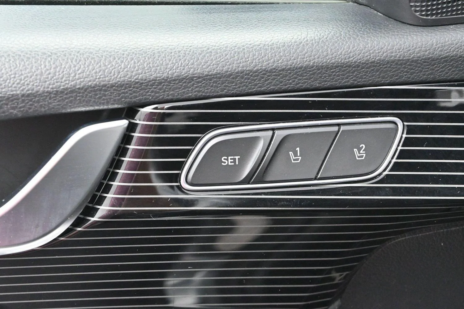 Used 2023 Steel Graphite Hyundai Calligraphy image 13