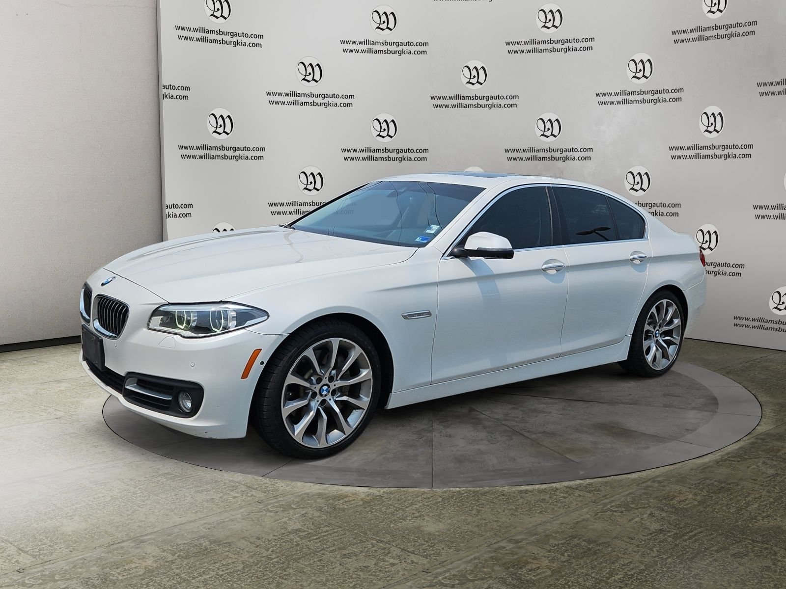 Used 2016 White BMW 535i xDrive image 1