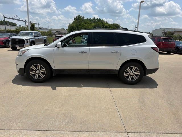 Used 2017 Chevrolet Traverse 2LT with VIN 1GNKRHKDXHJ104215 for sale in Bloomington, IL