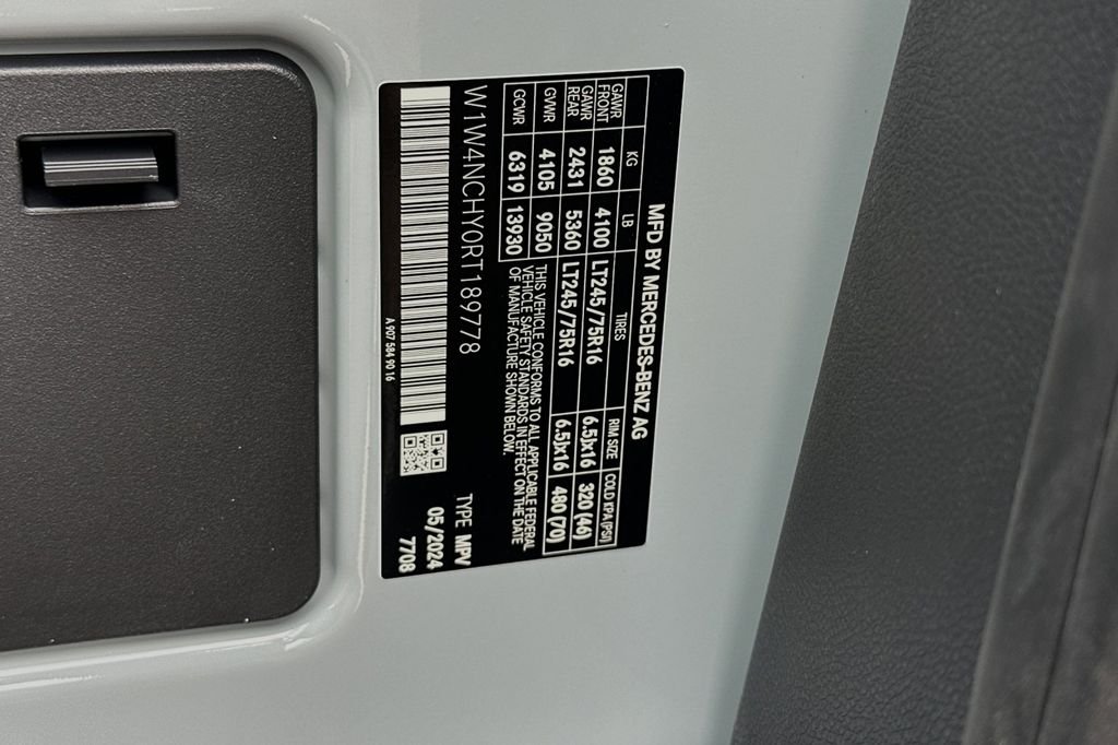 Used 2024 Silver Mercedes-Benz Cargo 170 WB image 27