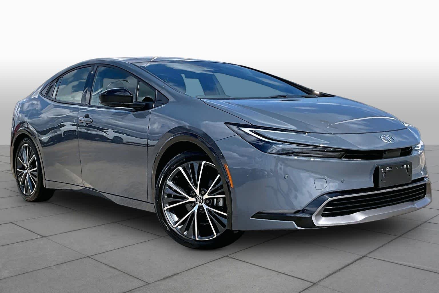 Used 2025 Guardian Gray Toyota Limited image 3
