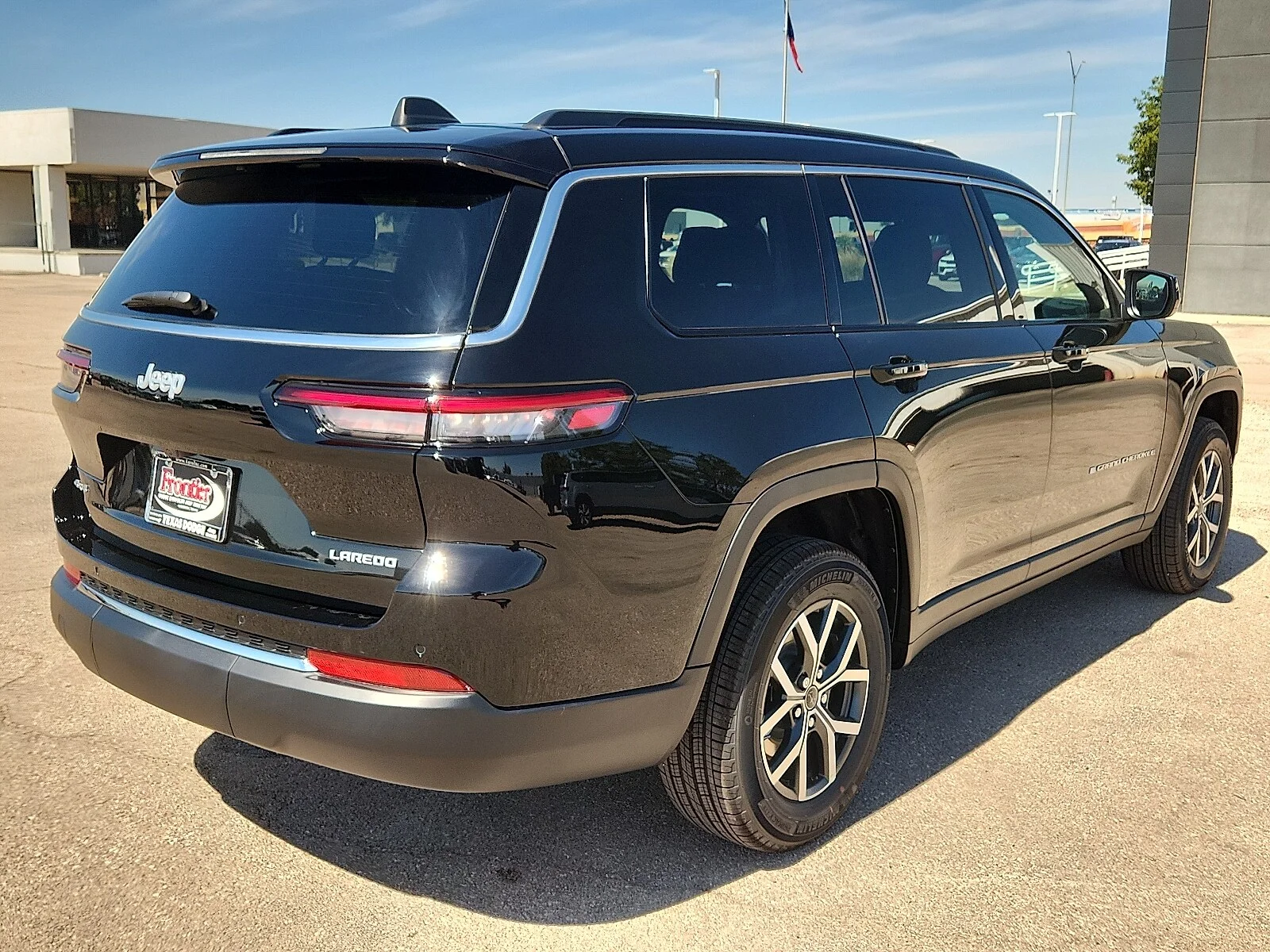 New 2026 High Gloss Black Jeep L LAREDO X 4X4 image 4