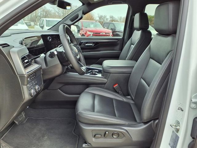 Used 2025 Summit White Chevrolet LT image 6