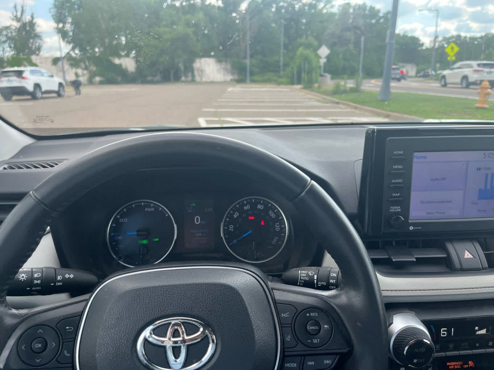 Used 2020 Lunar Rock Toyota Hybrid XLE image 11