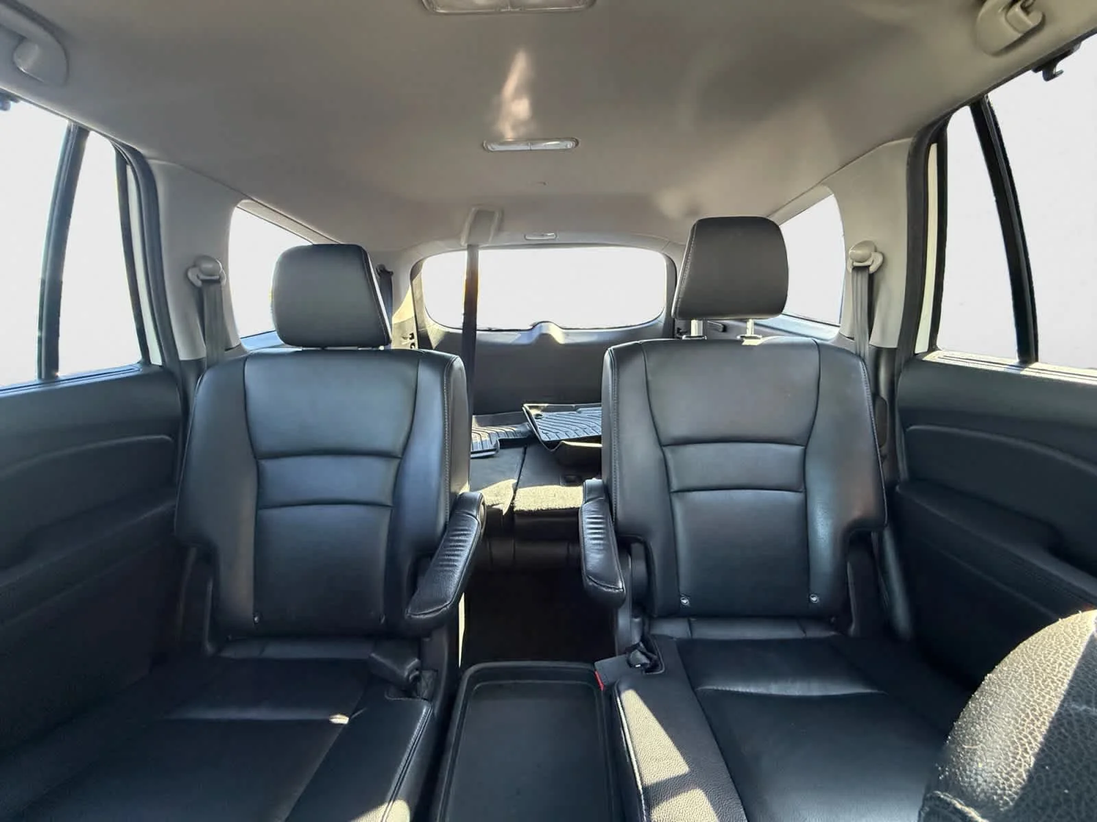 Used 2019 White Diamond Pearl Honda Touring 7-Passenger image 22