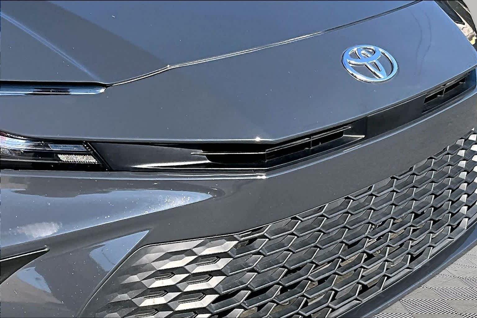 Used 2025 Underground Toyota SE image 30