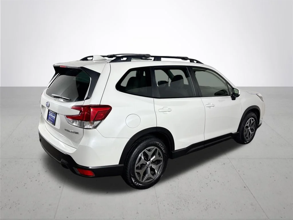 Used 2023 Crystal White Pearl Subaru Premium image 6