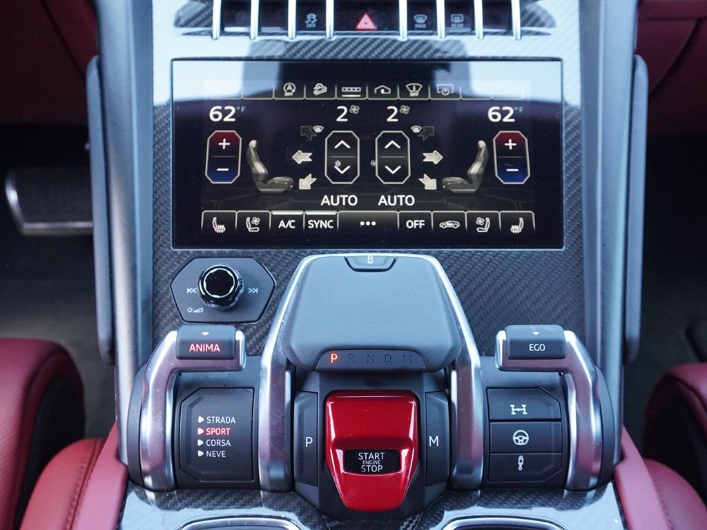 Used 2022 Black Lamborghini Base image 58