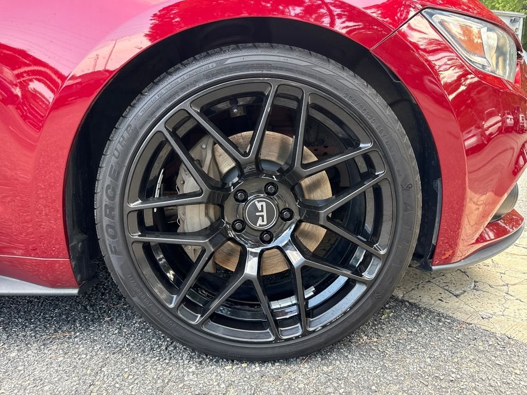 Used 2017 Ruby Red Metallic Tinted Clearcoat Ford GT Premium image 11