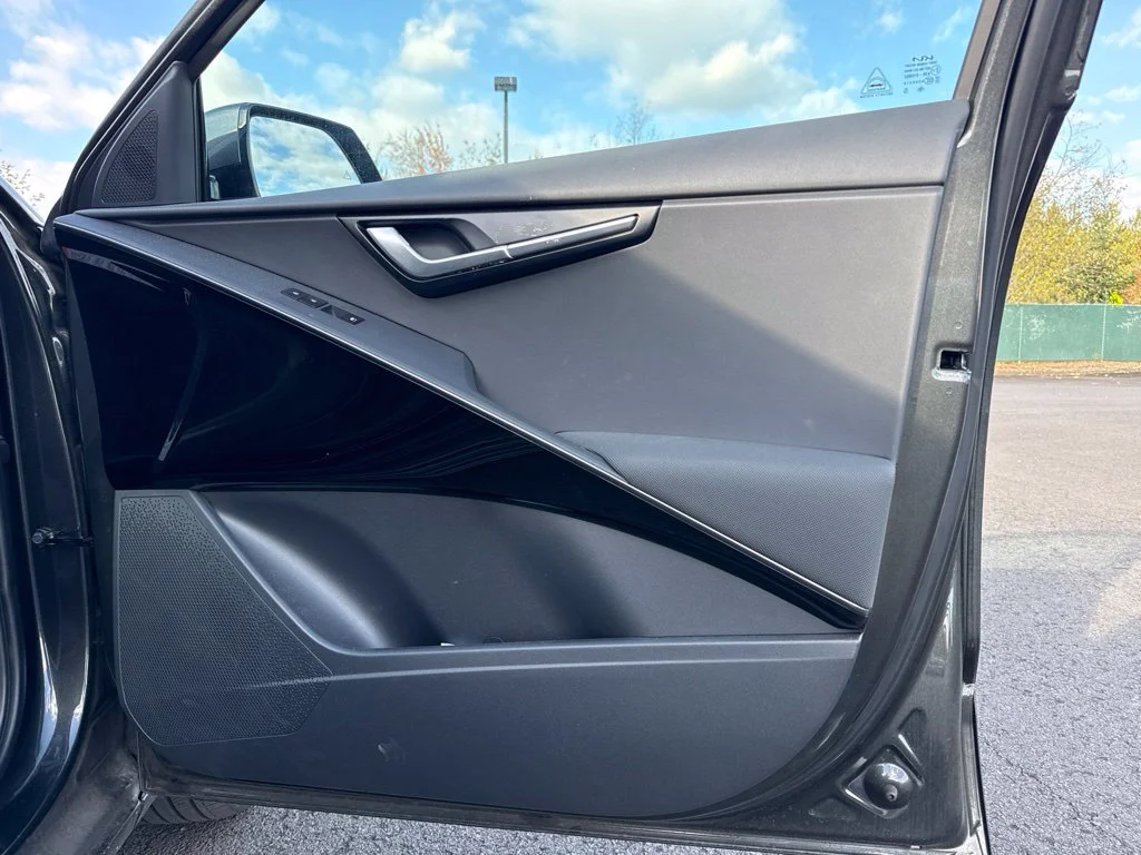 Used 2023 Graphite Gray Kia Wind image 24