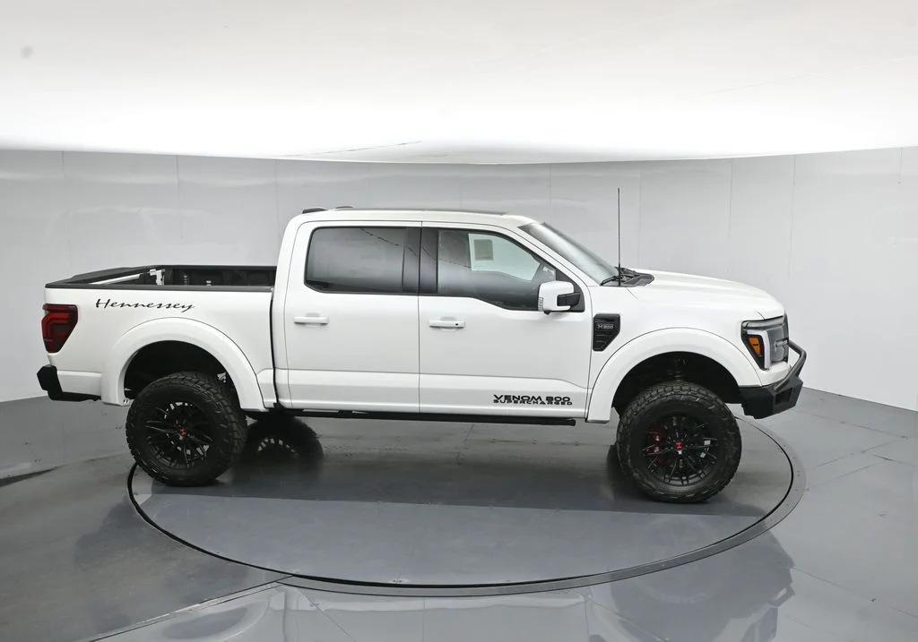 New 2026 Star White Metallic Tri-Coat Ford Lariat image 57