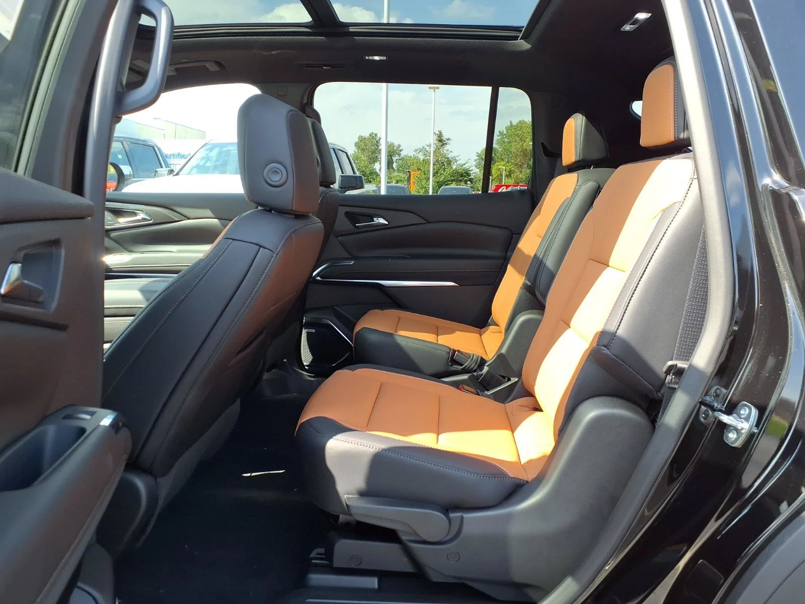 2027 Chevrolet Traverse Z71 - Photo 13