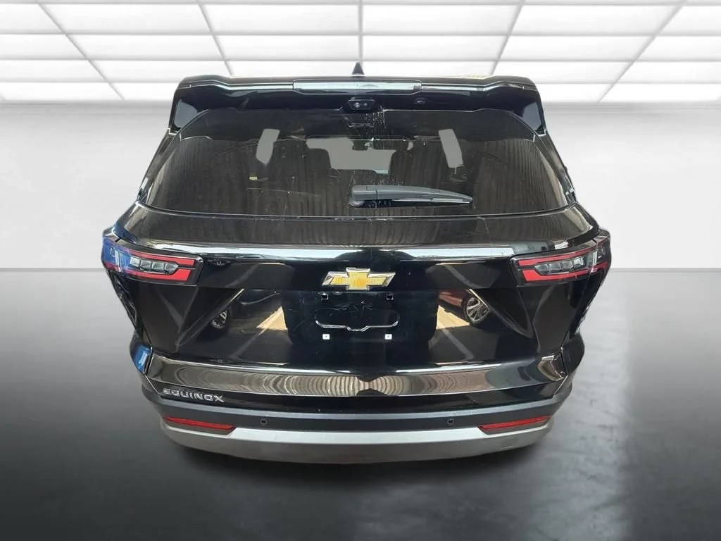 Used 2025 Mosaic Black Metallic Chevrolet LT image 3