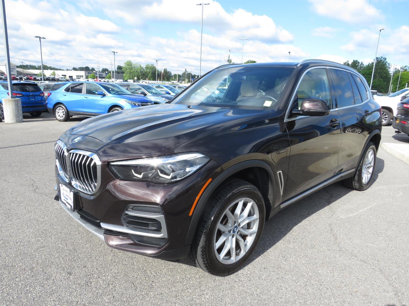 Used 2022  BMW  image 11