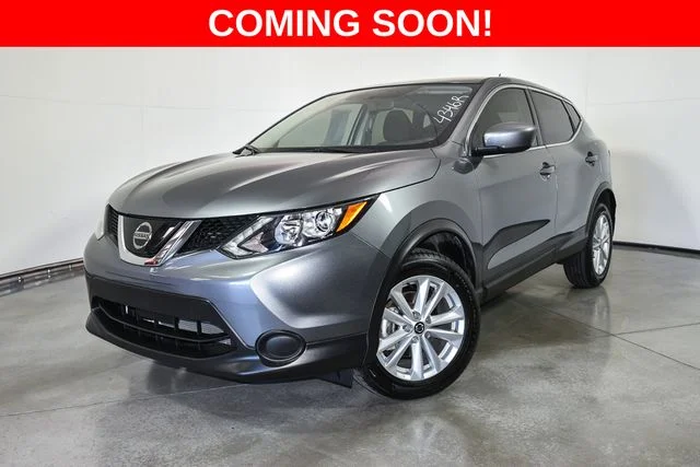 Used 2019 Gray Nissan S image 1