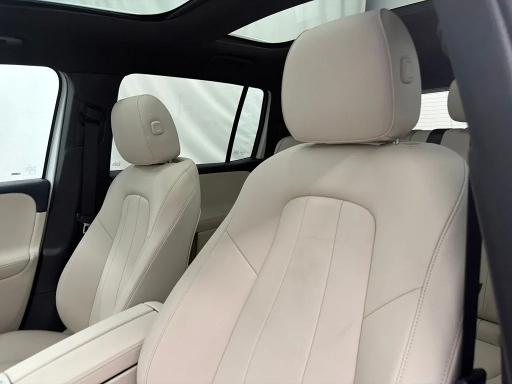 New 2026 White Mercedes-Benz GLB 250 image 13
