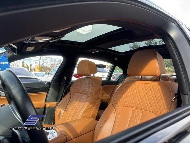 2022 BMW 7 Series 750i - Photo 36