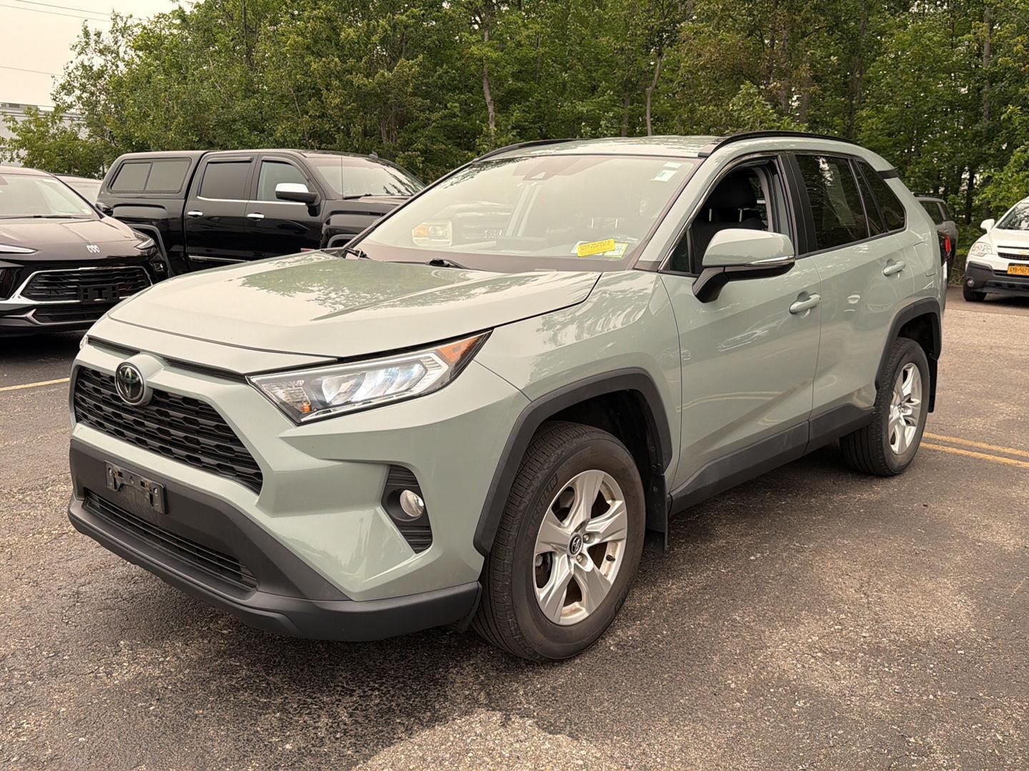 Used 2020 Lunar Rock Toyota XLE image 12