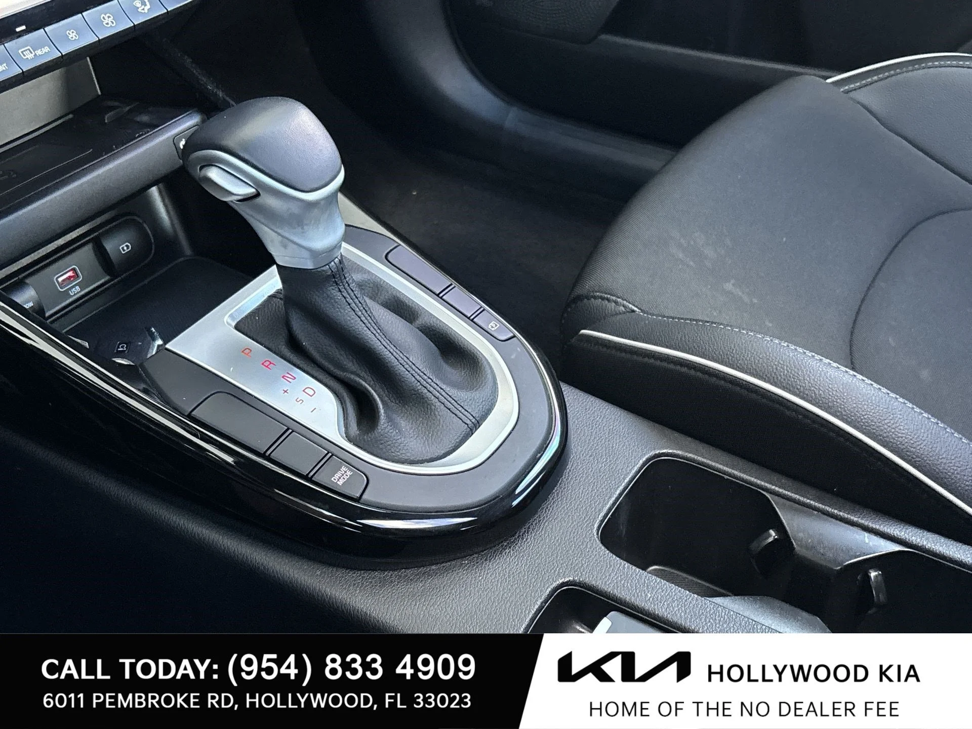 Used 2024 Snow White Pearl Kia GT-Line image 23