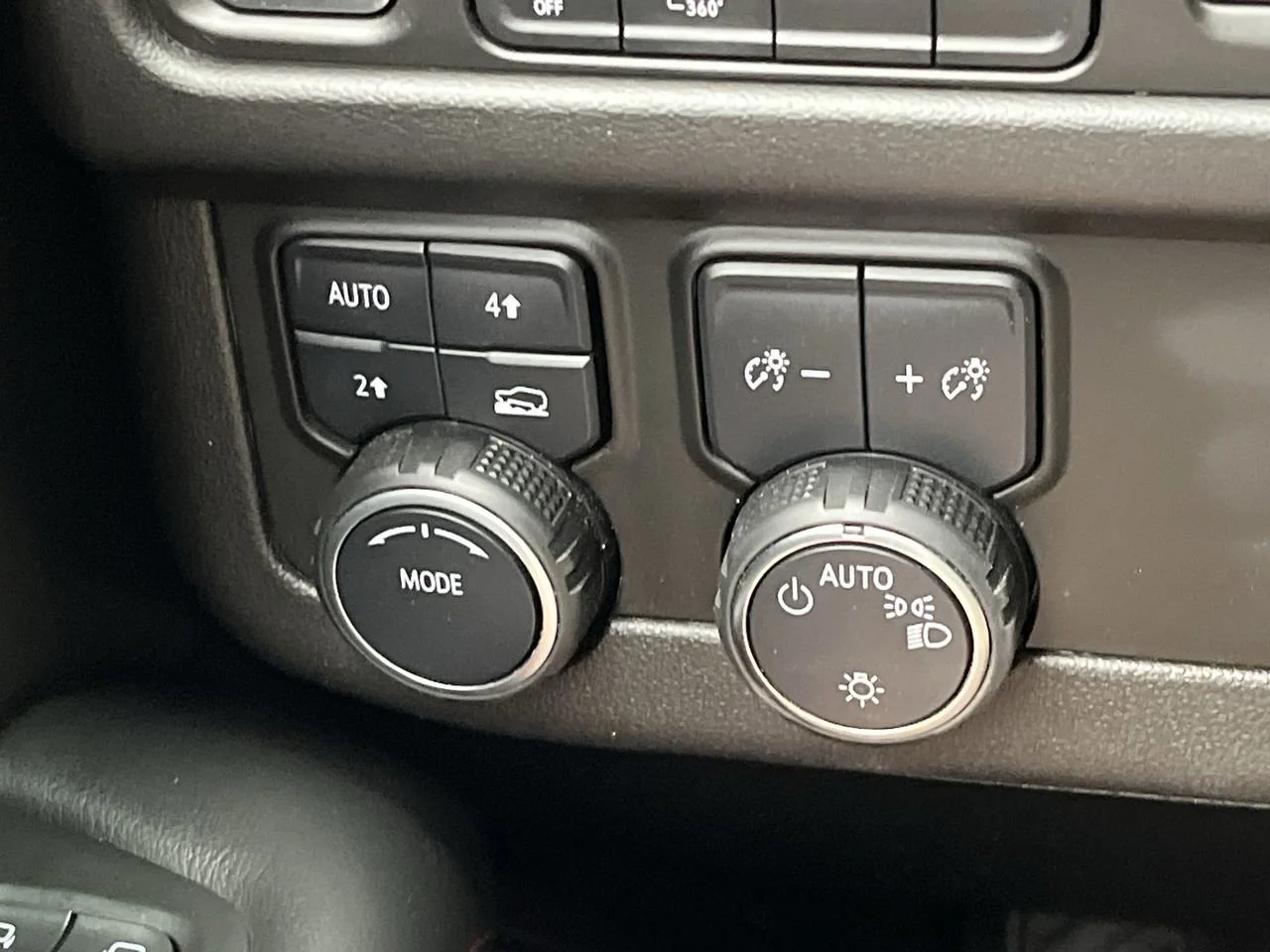Used 2022 Summit White Chevrolet RST image 18
