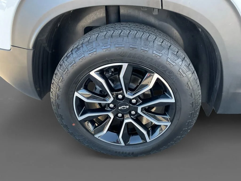 Used 2024 Summit White Chevrolet ACTIV image 10