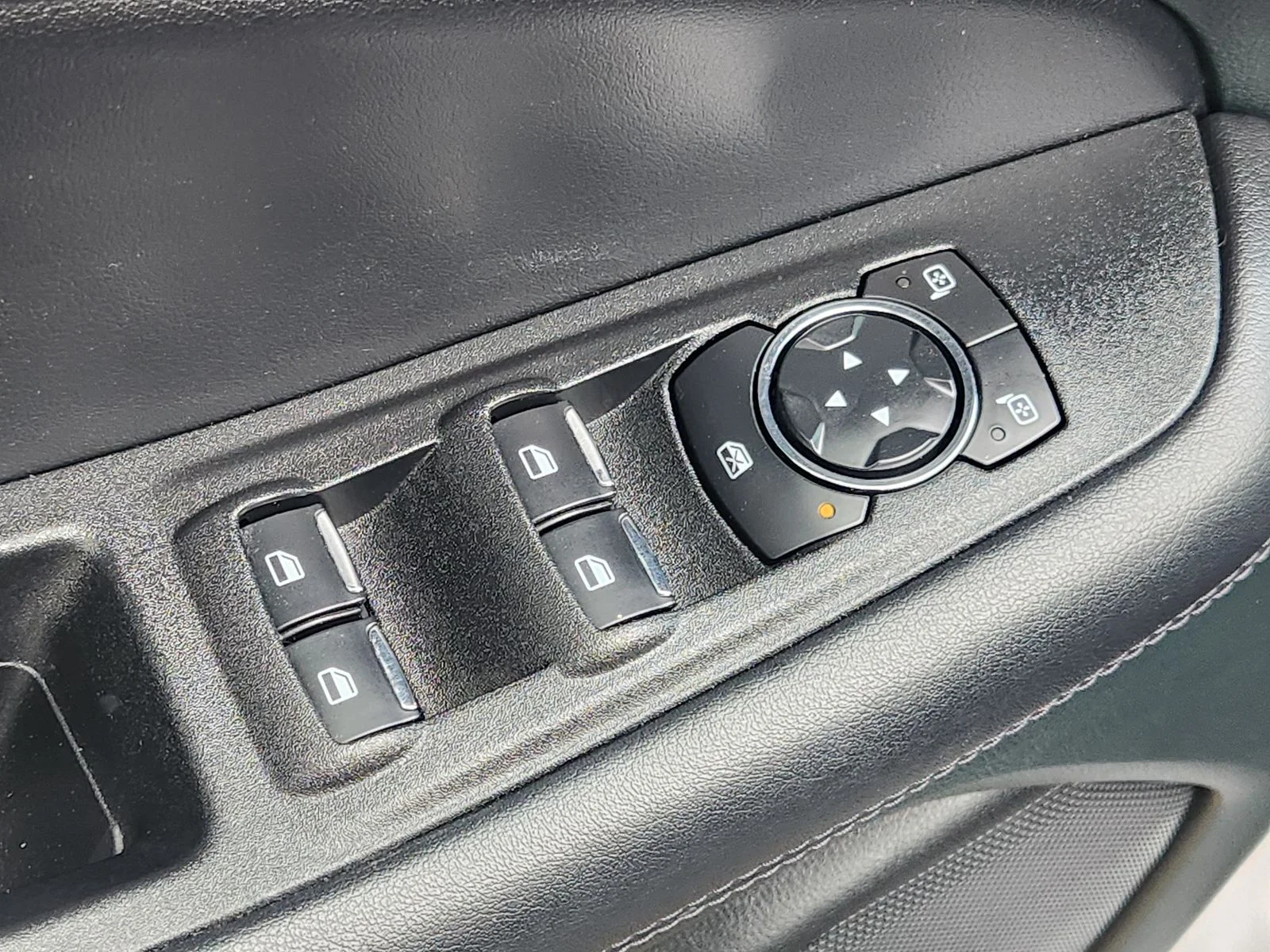 Used 2024 Gray Ford SEL image 23