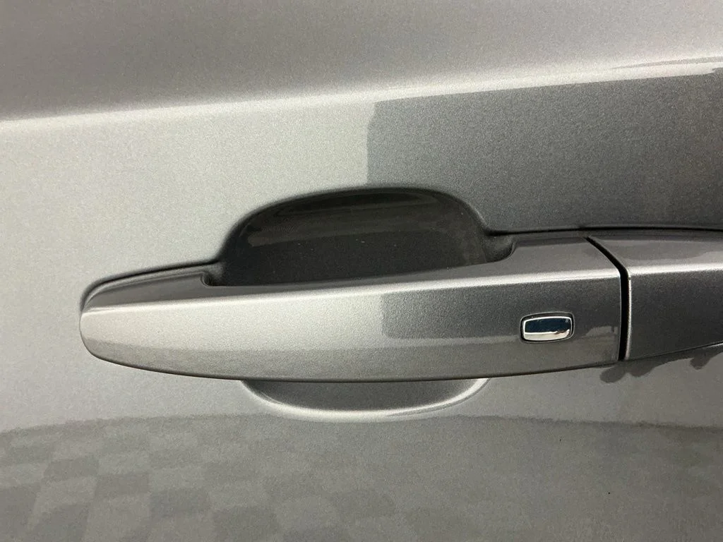 Used 2019 Gray Chevrolet LT image 9