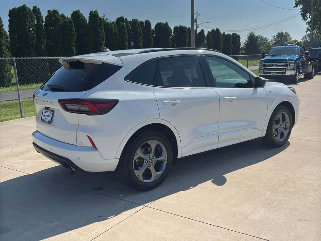 Used 2024 Star White Ford ST-Line image 4
