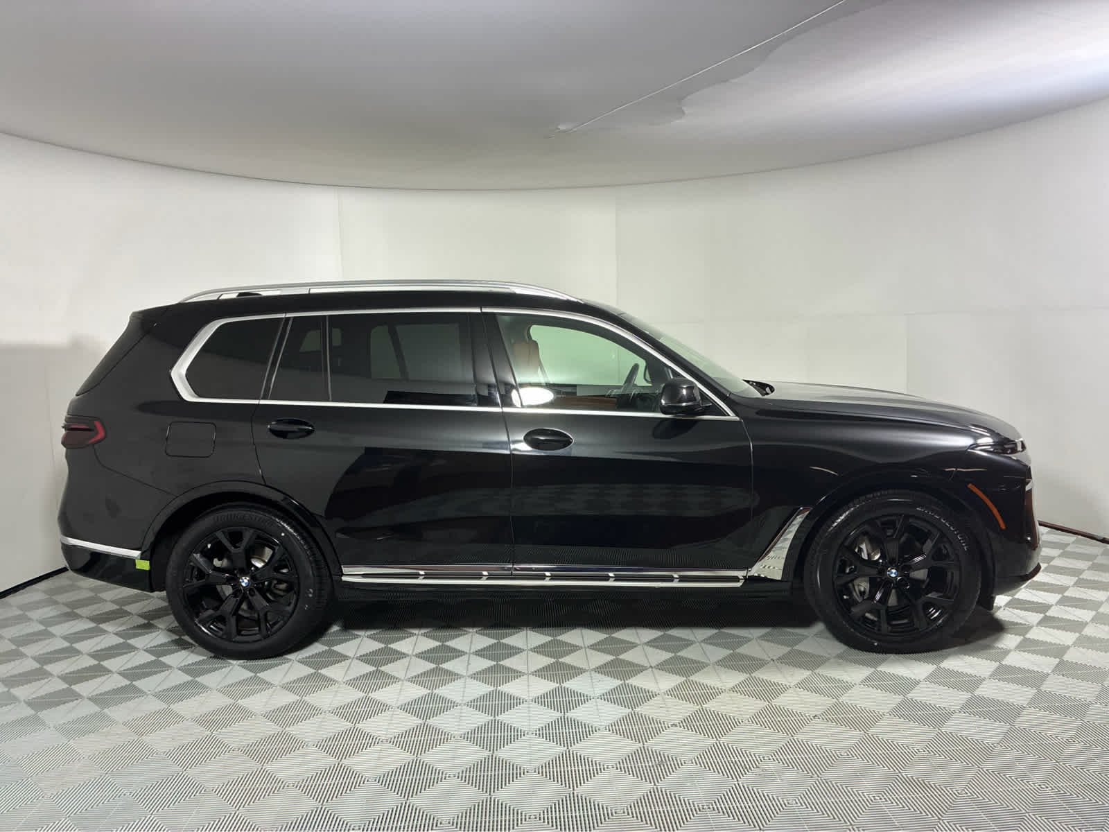 Certified Used 2024 Black Sapphire Metallic BMW xDrive40i image 5