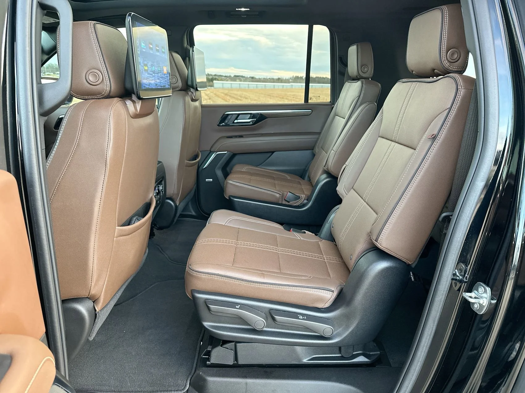 Used 2025 Black Chevrolet High Country image 23