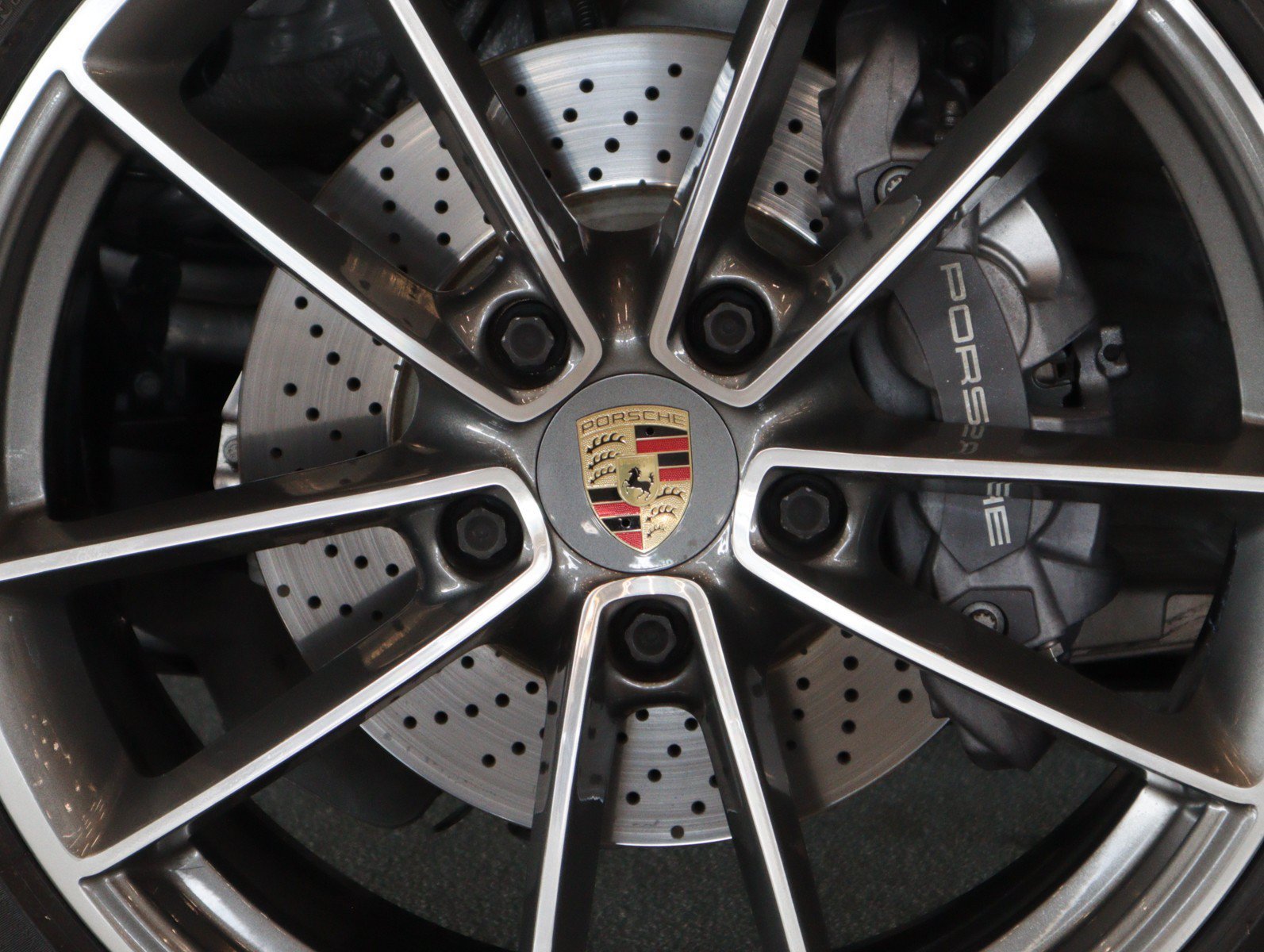 Used 2023 Gt Silver Metallic Porsche Carrera Coupe image 13