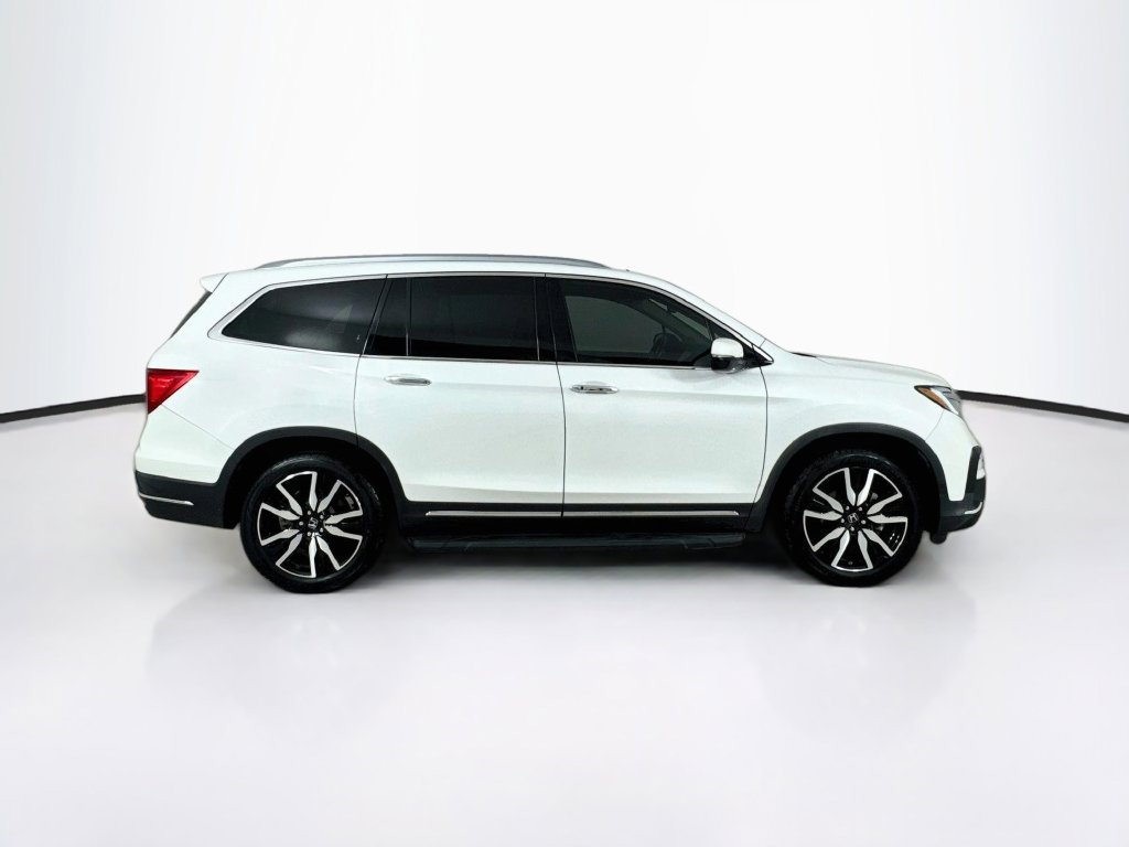 Certified Used 2021 Platinum White Pearl Honda Touring image 9
