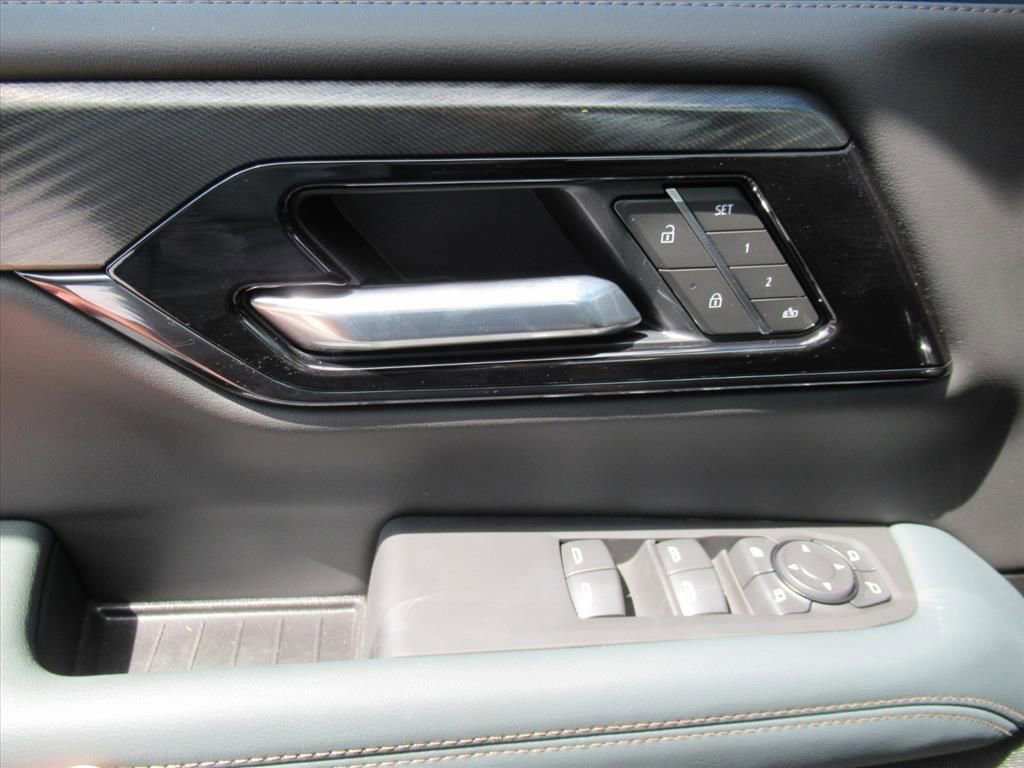 2026 GMC Yukon AT4 - Photo 21