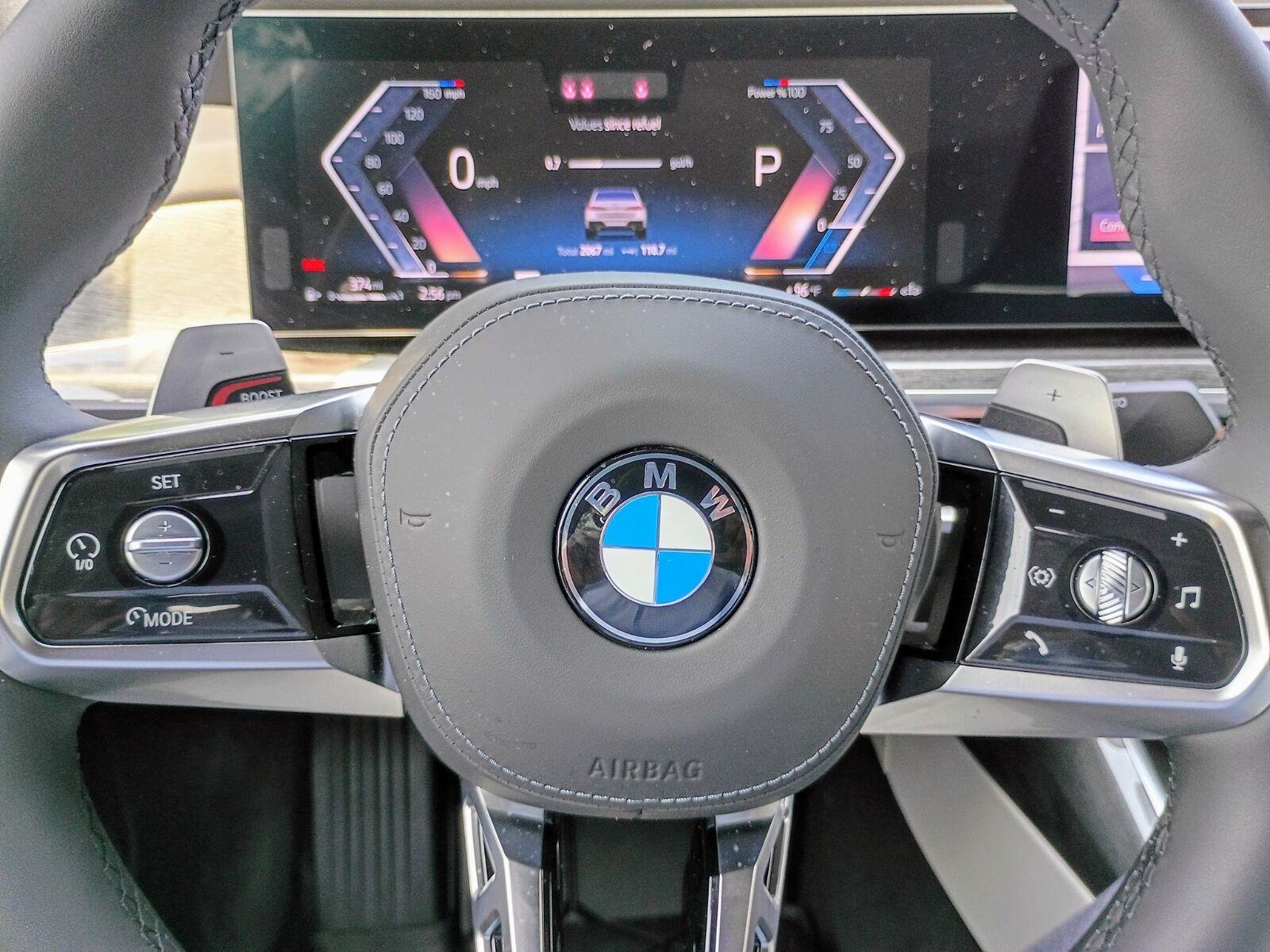 Used 2025 Mineral White Metallic BMW 760i xDrive image 23