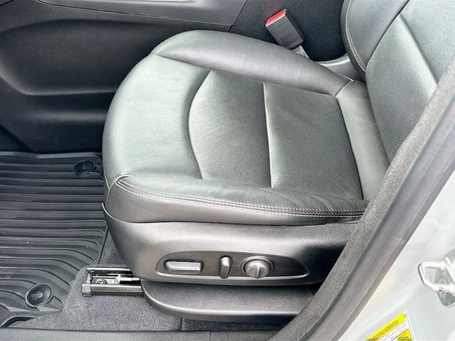 Used 2020 Silver Chevrolet Premier image 18