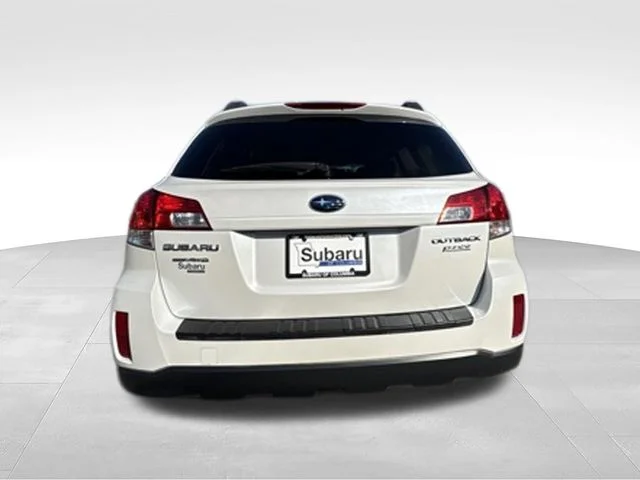 Used 2010 White Subaru 2.5i Premium image 6
