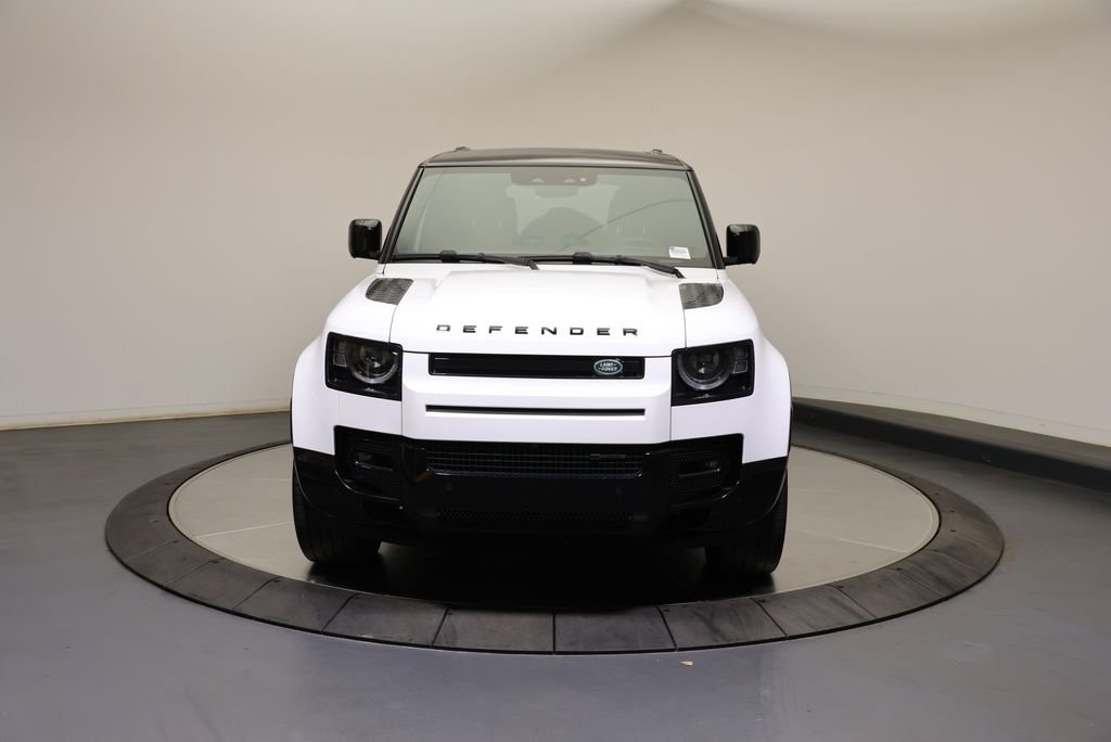 Used 2023 Fuji White Land Rover X-Dynamic SE image 8