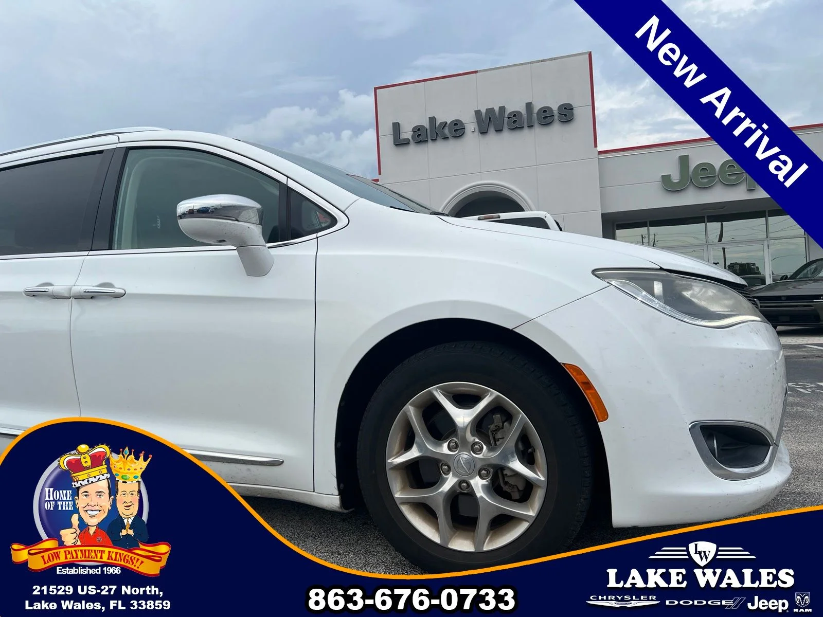 Certified Used 2018 White Chrysler Limited image 1