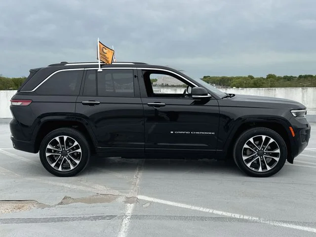 Used 2022 Black Jeep Overland 4xe image 9